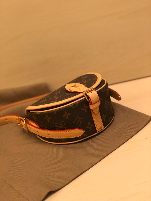 Franco Shops - Louis Vuittons  - 15549