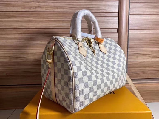 Franco Shops - Louis Vuittons  - 9478