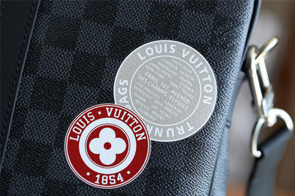 Franco Shops - Louis Vuittons  - 9854