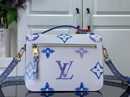 Franco Shops - Louis Vuittons  - 15236
