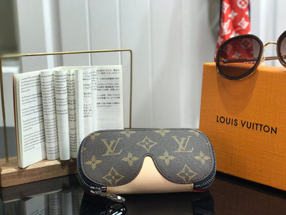 Franco Shops - Louis Vuittons  - 9306