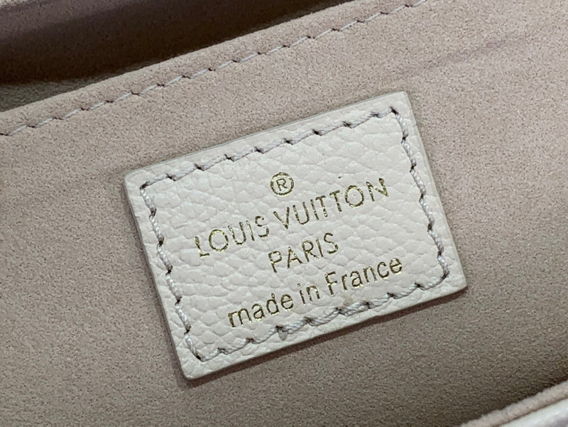 Franco Shops - Louis Vuittons  - 15818