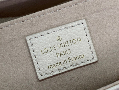 Franco Shops - Louis Vuittons  - 15818