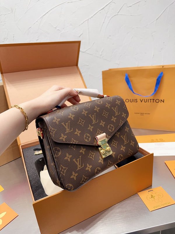 Franco Shops - Louis Vuittons  - 15024