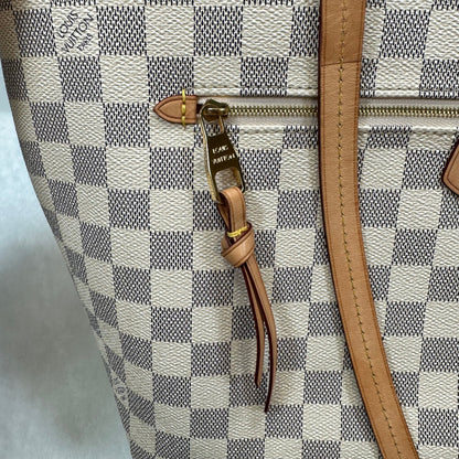 Handbag Designer By Louis Vuitton  Size: Large