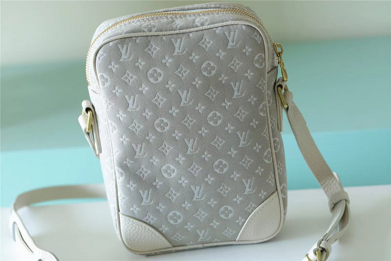 Franco Shops - Louis Vuittons  - 9895