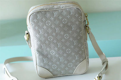 Franco Shops - Louis Vuittons  - 9895