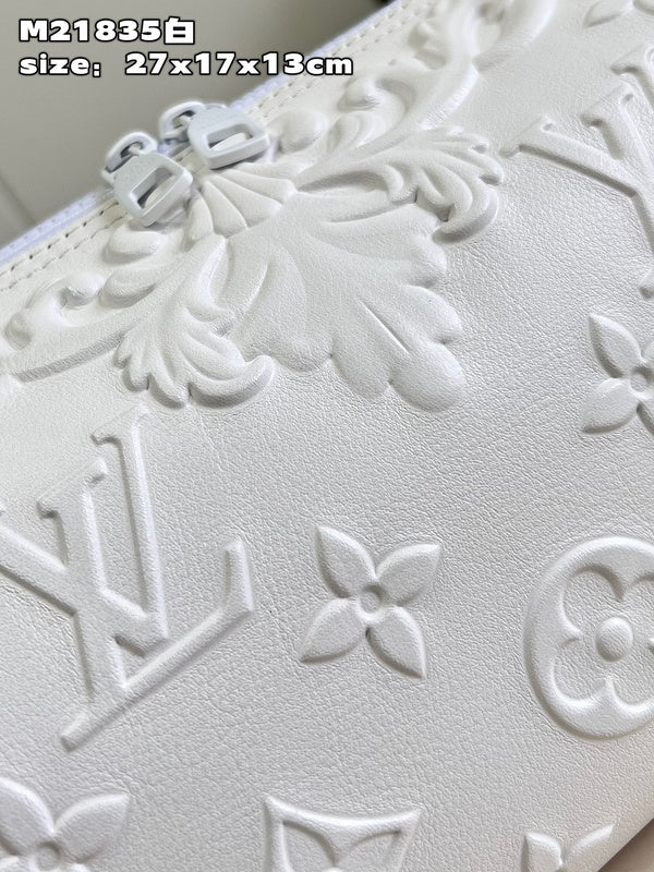 Franco Shops - Louis Vuittons  - 15374