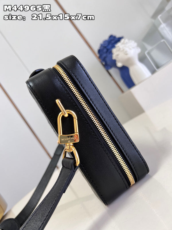 Franco Shops - Louis Vuittons  - 15476
