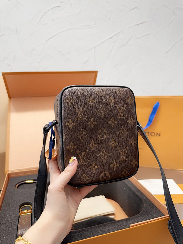 Franco Shops - Louis Vuittons  - 14883