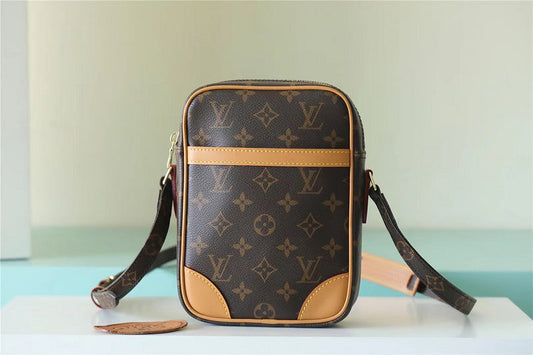Franco Shops - Louis Vuittons  - 9998