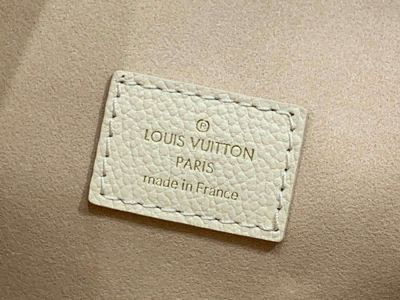 Franco Shops - Louis Vuittons  - 15821