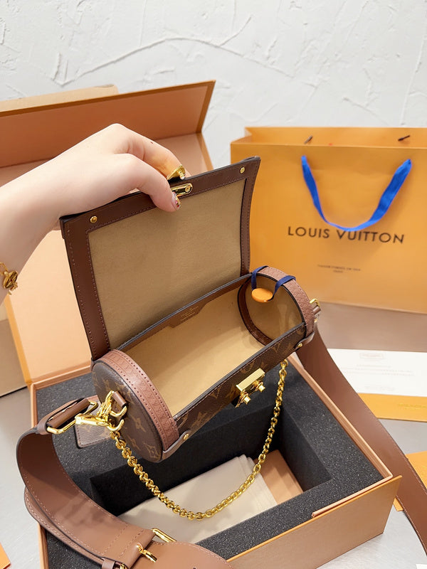 Franco Shops - Louis Vuittons  - 14884