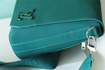 Franco Shops - Louis Vuittons  - 9921