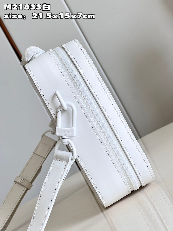 Franco Shops - Louis Vuittons  - 15437