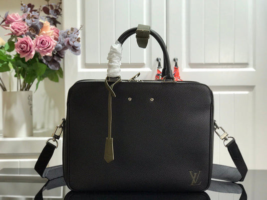 Franco Shops - Louis Vuittons  - 9831