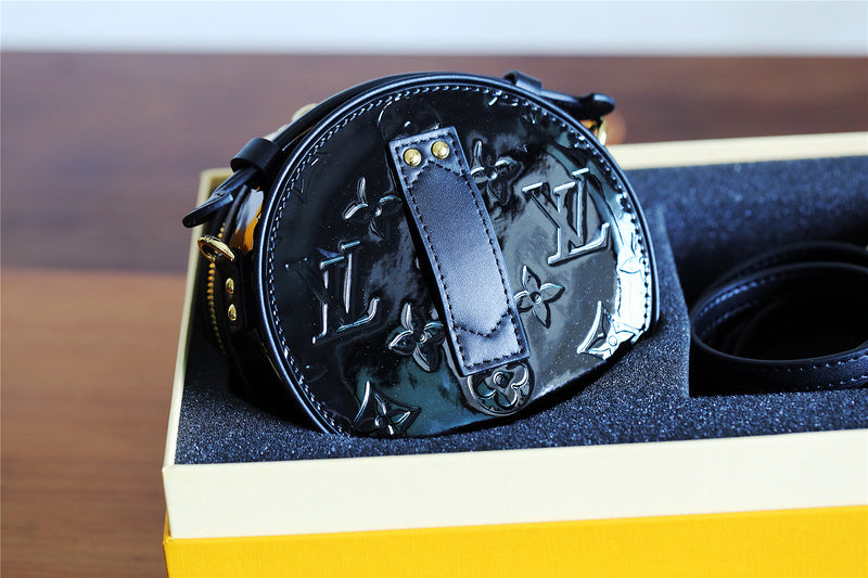 Franco Shops - Louis Vuittons  - 9397