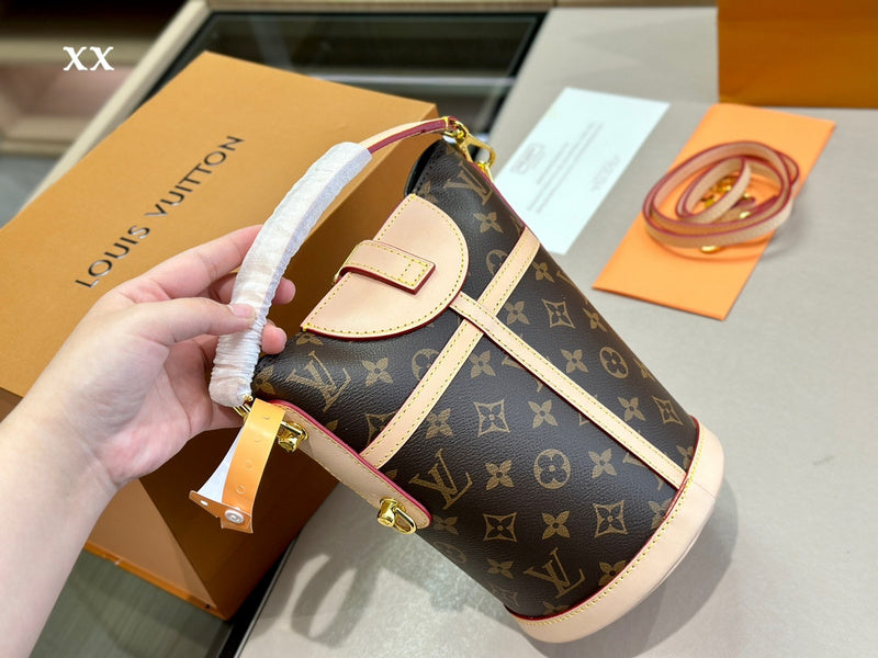 Franco Shops - Louis Vuittons  - 15044