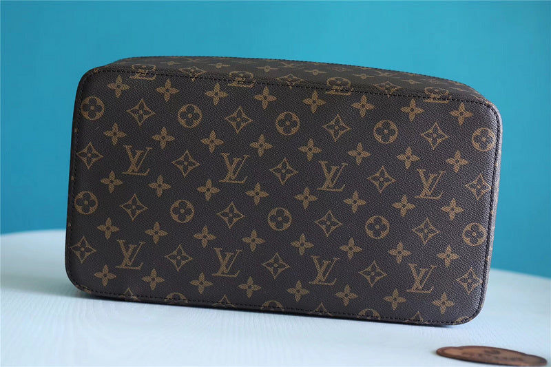 Franco Shops - Louis Vuittons  - 9205