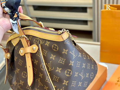 Franco Shops - Louis Vuittons  - 15011