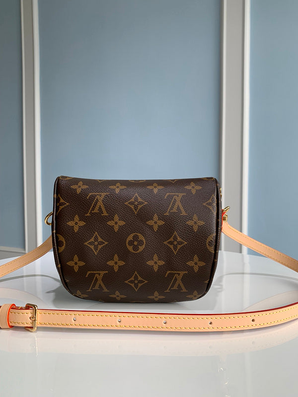 Franco Shops - Louis Vuittons  - 15403