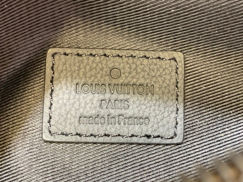 Franco Shops - Louis Vuittons  - 15290