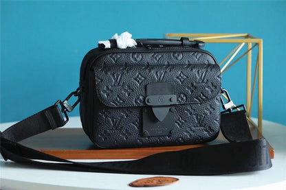 Franco Shops - Louis Vuittons  - 10102