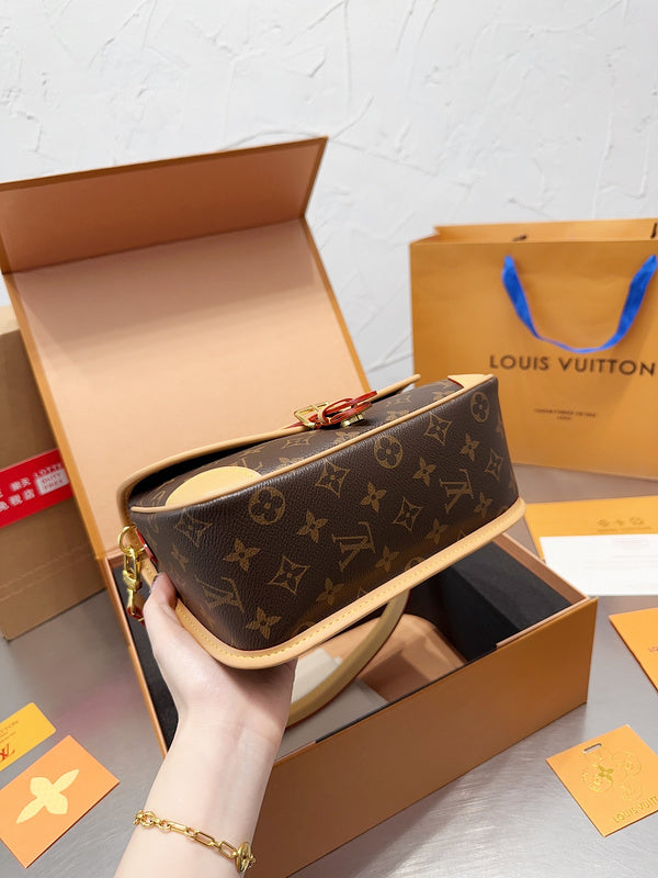 Franco Shops - Louis Vuittons  - 15020