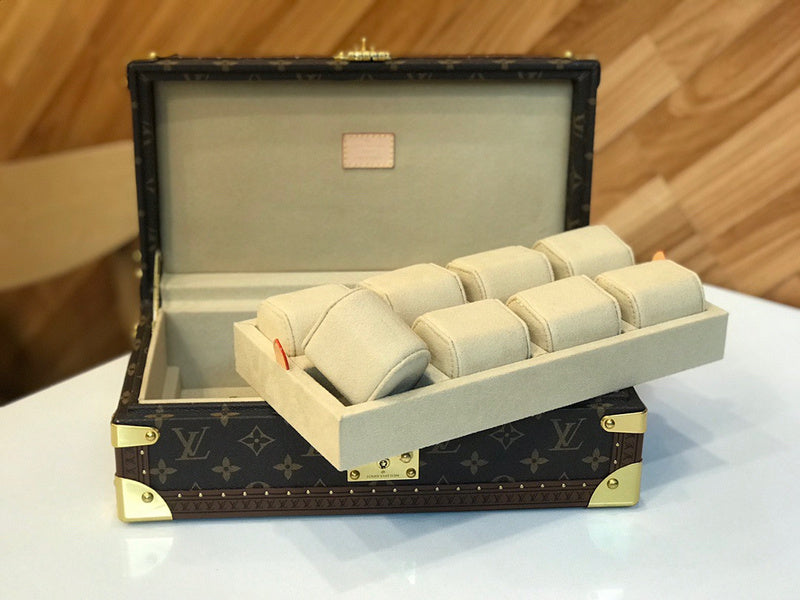 Franco Shops - Louis Vuittons  - 9499