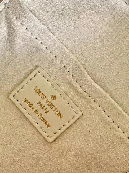 Franco Shops - Louis Vuittons  - 15287