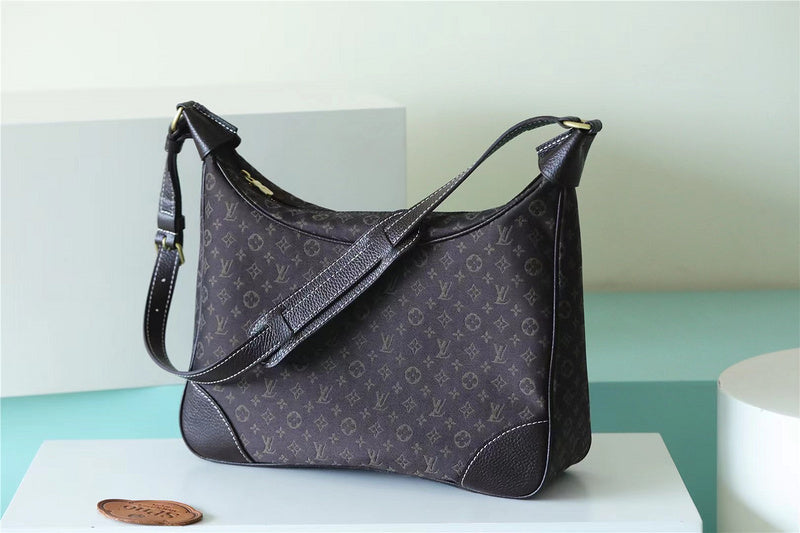 Franco Shops - Louis Vuittons  - 9942
