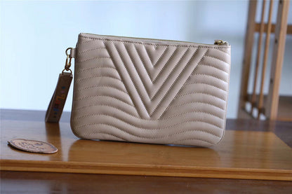 Franco Shops - Louis Vuittons  - 9348