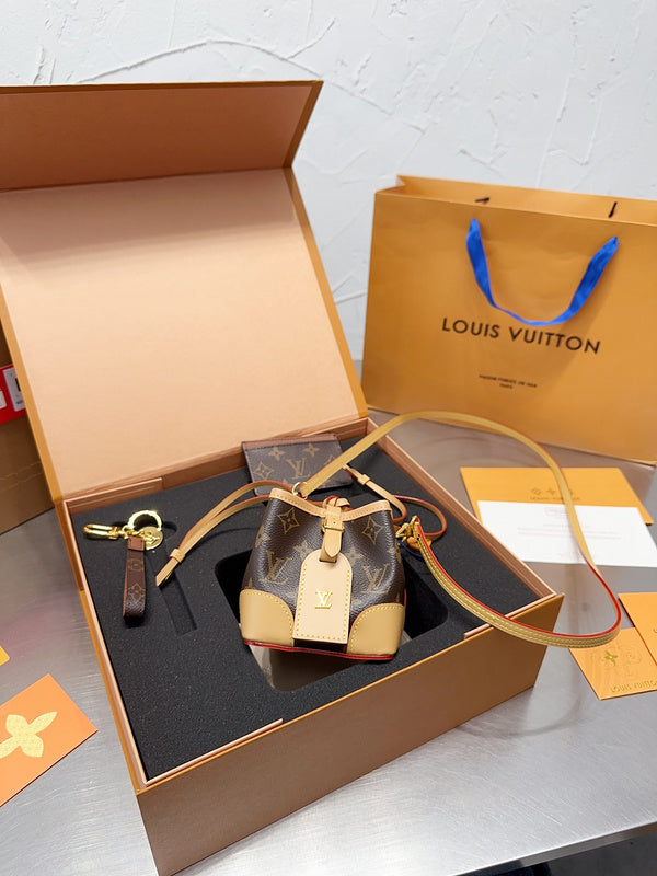 Franco Shops - Louis Vuittons  - 15023
