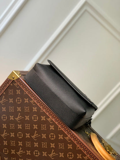 Franco Shops - Louis Vuittons  - 15326