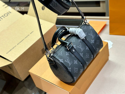 Franco Shops - Louis Vuittons  - 15040