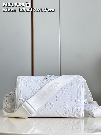 Franco Shops - Louis Vuittons  - 15374