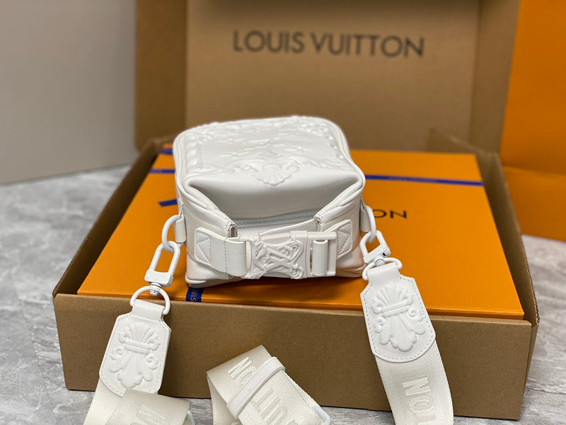 Franco Shops - Louis Vuittons  - 15479