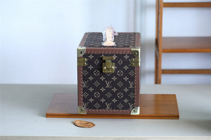 Franco Shops - Louis Vuittons  - 9512
