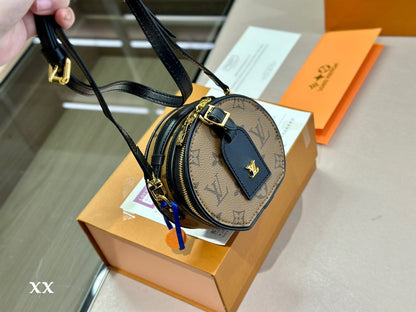 Franco Shops - Louis Vuittons  - 15042