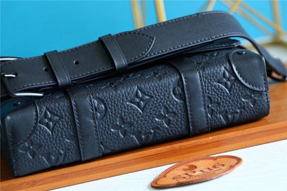 Franco Shops - Louis Vuittons  - 10070