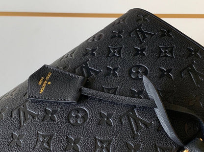 Franco Shops - Louis Vuittons  - 15215