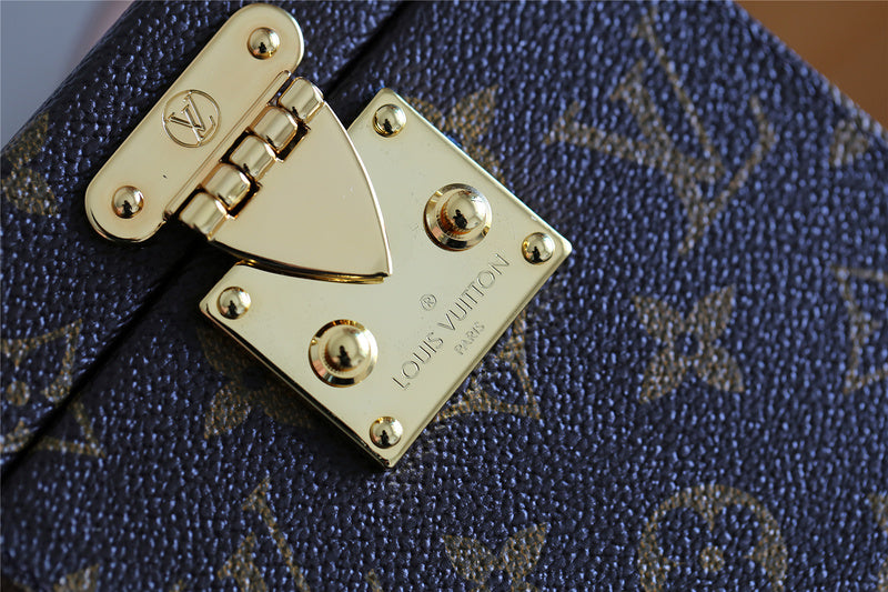 Franco Shops - Louis Vuittons  - 9402