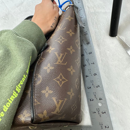Handbag Designer By Louis Vuitton  Size: Large