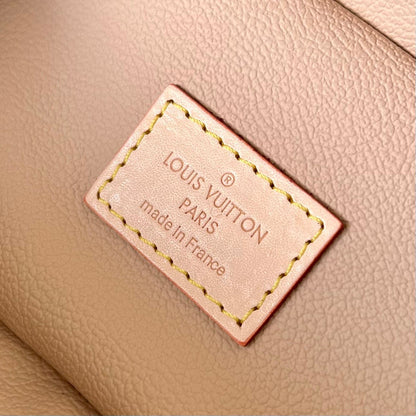 Franco Shops - Louis Vuittons  - 15732