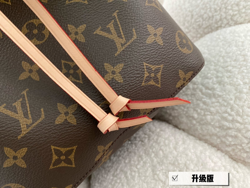 Franco Shops - Louis Vuittons  - 15075