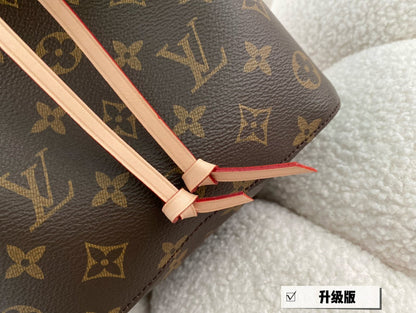 Franco Shops - Louis Vuittons  - 15075