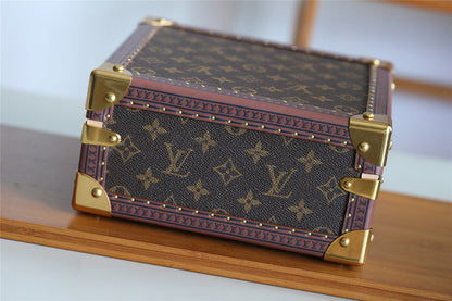 Franco Shops - Louis Vuittons  - 9554