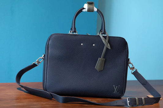 Franco Shops - Louis Vuittons  - 9828