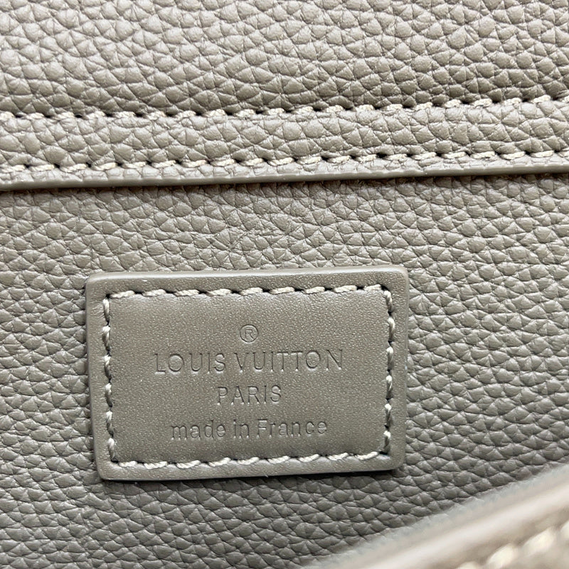 Franco Shops - Louis Vuittons  - 9986