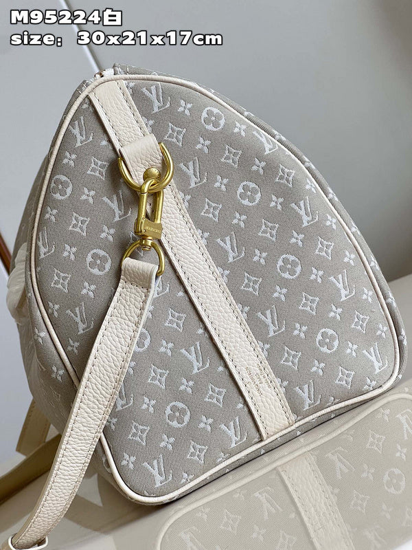 Franco Shops - Louis Vuittons  - 15337